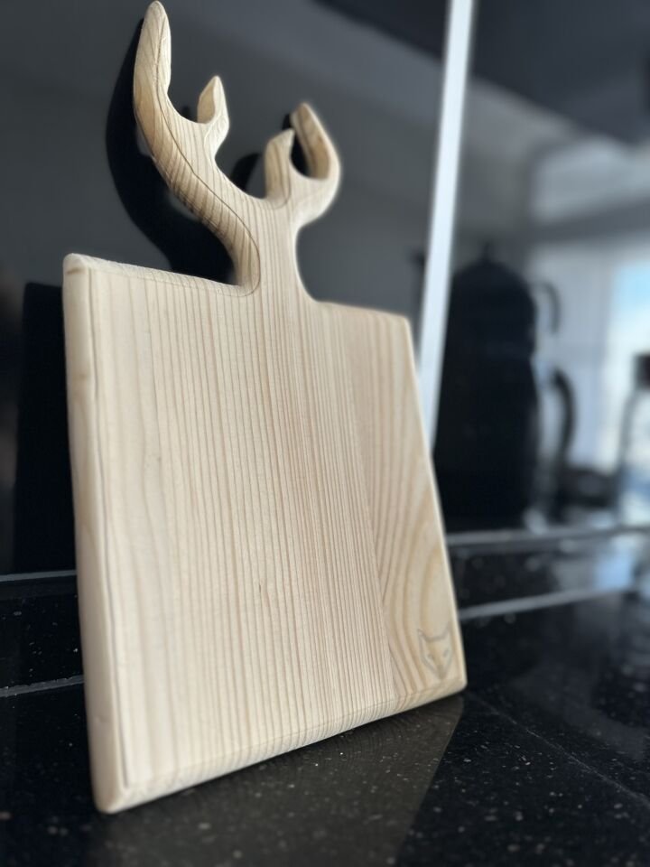 Geyikli Ahşap Kesme Tahtası