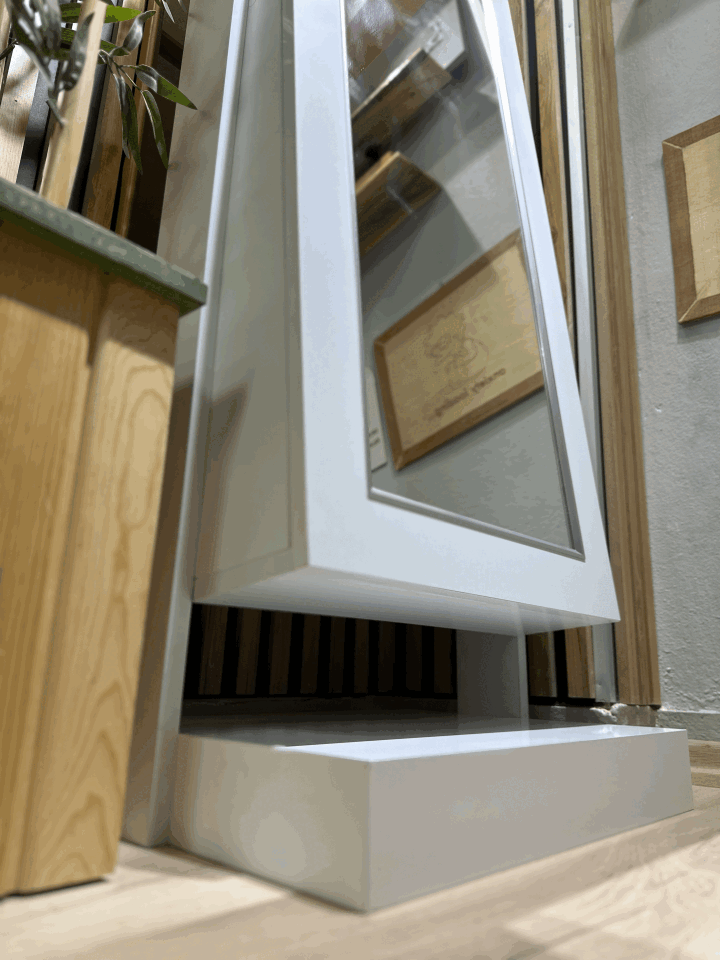 Angel Raflı Dolaplı Beyaz Boy Ayna Makyaj Aynası